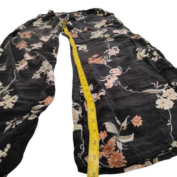 BRANDY MELVILLE | Floral Lightweight Flowy Wide Leg Elastic Waist Pants | SM - L - Picture 8 of 11